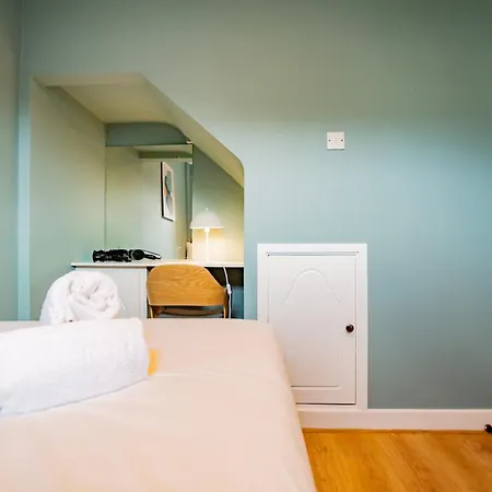 度假居 Location! Location! Centre Townhouse Sleeps 6 *