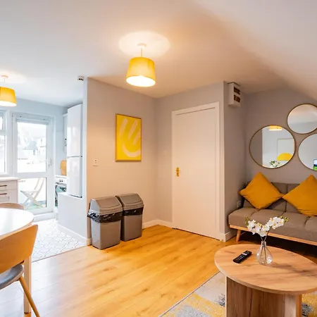 Townhouse With Balcony - Sleeps 6 Semesterbostad Galway