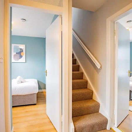 Сasa de vacaciones Townhouse With Balcony - Sleeps 6 Galway
