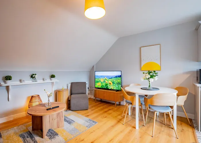 Location! Location! Centre Townhouse Sleeps 6