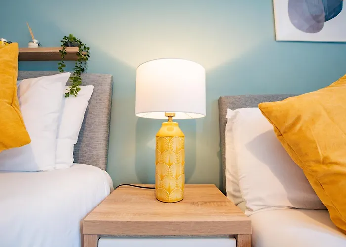 Location! Location! Centre Townhouse Sleeps 6 * 戈尔韦