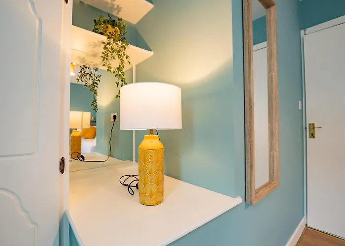 Location! Location! Centre Townhouse Sleeps 6 * 戈尔韦