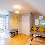Townhouse With Balcony - Sleeps 6 Ferienhaus