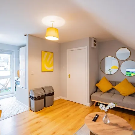 Townhouse With Balcony - Sleeps 6 Holiday home